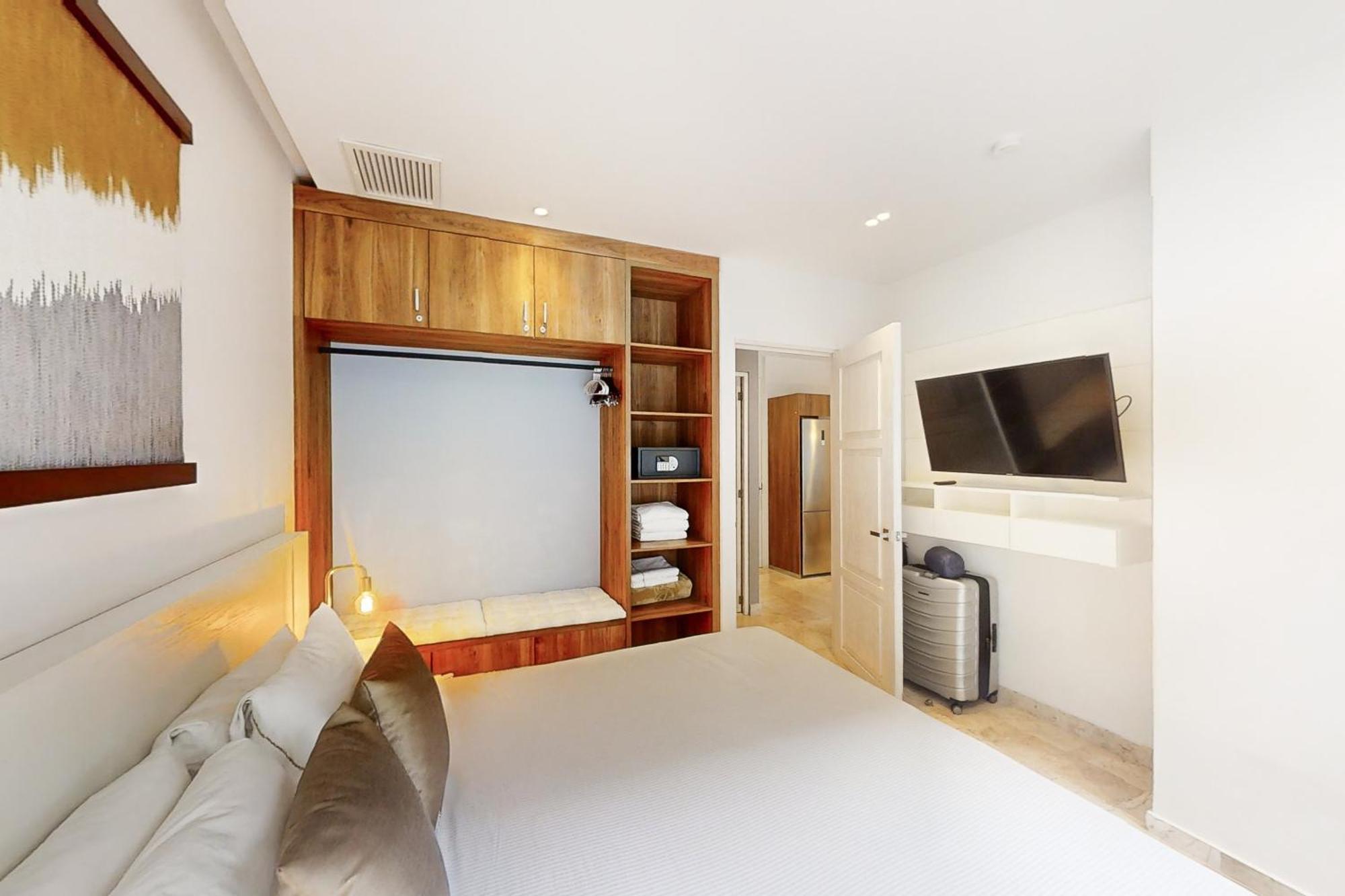 Golden Wave Escape * Playa del Carmen