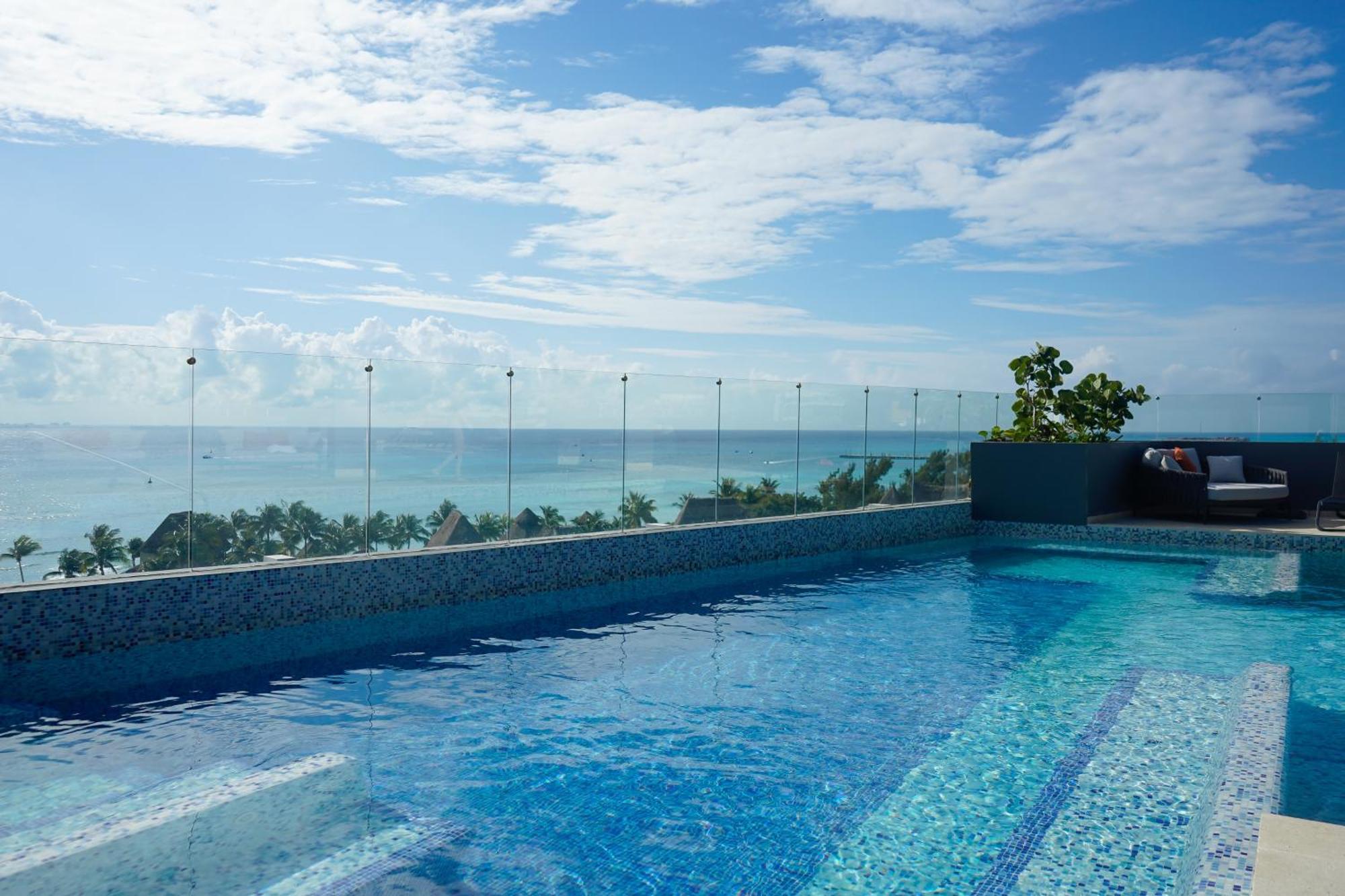 Golden Wave Escape * Playa del Carmen